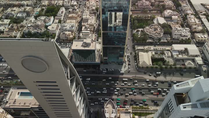 برج الواصل ووزارة الشؤون الإسلامية والأوقاف والدعوة والإرشاد في العليا في النهار، الفن الهندسي المعماري للمنشآت وناطحات السحاب في مدينة الرياض, تصوير درون جوي للأماكن والمعالم المشهورة في المملكة العربية السعودية