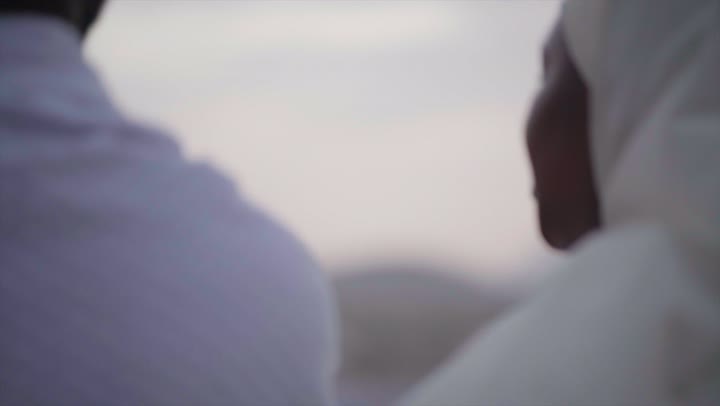 آدء مناسك الحج في يوم عرفة, مقصد المسلمين من أنحاء العالم, مكان ومعلم إسلامي ديني مقدس في المملكة العربية السعودية، حشود الحجاج على جبل عرفات، مفهوم العبادة والتقرب إلى الله، الحجاج والمعتمرين في مكة المكرمة