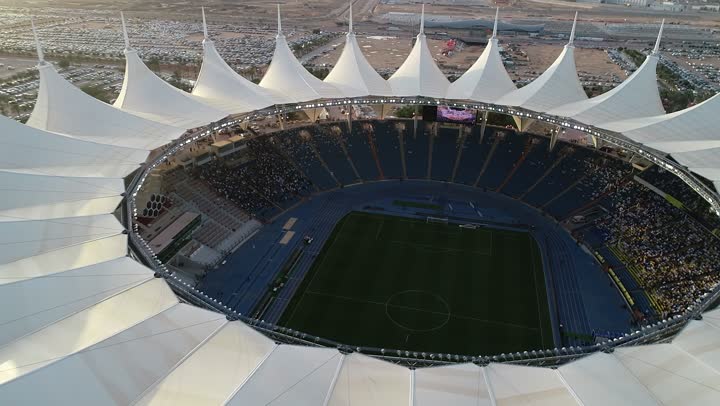 استاد الملك فهد الدولي لكرة القدم في المملكة العربية السعودية، ملاعب و أندية رياضية, مكان للتدريب والأنشطة الترفيهية، ممارسة هواية رياضة كره القدم، ملعب الخيمة  في مدينة الرياض