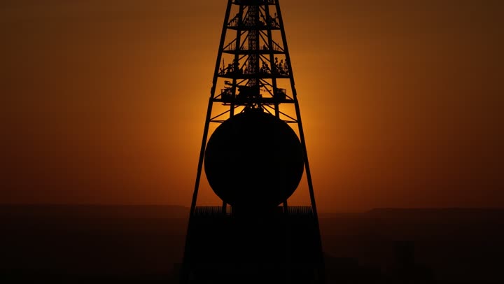 برج الفيصلية في مدينة الرياض، المعالم والمباني التجارية والاقتصادية المشهورة في العاصمة، الفن الهندسي المعماري للأبراج وناطحات السحاب في المملكة العربية السعودية, النمو والتطور العمراني على الطراز الحديث والمتطور