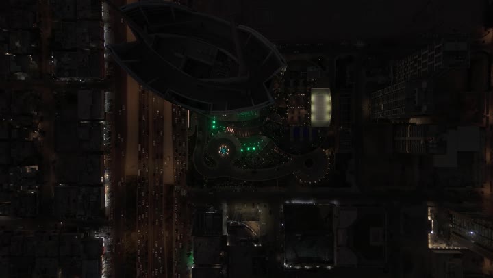 إنارة ناطحات السحاب والمنشآت والفنادق السياحية باللون الأخضر وعلم المملكة في الذكرى 95 ، النهضة الاقتصادية والعمرانية السعودية، برج رافال في الرياض، الفن الهندسي المعماري على الطراز المتطور، الاحتفال باليوم الوطني السعودي في 23 سبتمبر