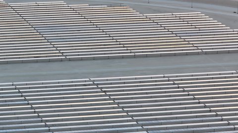 المنظر الطبيعي المتميز في البحر الاحمر, معالم ساحلية سياحية في مدينة جدة, قضاء عطلة صيفية ممتعه، تصوير درون جوي لشاطئ البحر في جزيرة شيبارة في المملكه العربيه السعوديه, أماكن لجذب السياح من مختلف البلدان،  خلفية الطبيعه