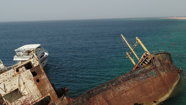 Tourist attractions and recreational activities, boat gatherings on the Red Sea coast in the Kingdom of Saudi Arabia, boat sailing, tours and cruises in Jeddah Marina, and a fun summer vacation.