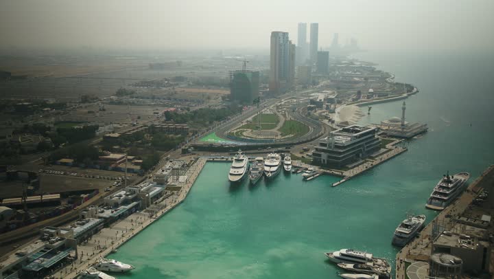 أماكن سياحية وانشطة ترفيهية، تجمع السفن على شاطئ البحر الأحمر في المملكة العربية السعودية، الإبحار في القوارب, جولات ورحلات بحرية في مارينا جدة, قضاء عطلة صيفية ممتعة