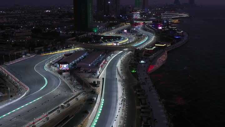 رياضة السيارات على سواحل البحر الأحمر، مسار حلبة كورنيش جدة في المملكة العربية السعودية، مضمار سباقات للفورمولا 1، اماكن ومعالم سياحة، نشاط رياضي ترفيهي شبابي