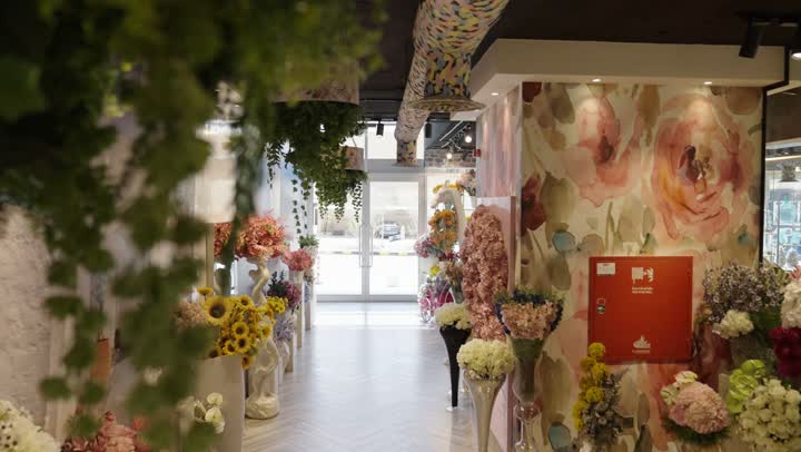 تجربة مميزة لعشاق الألوان والروائح العطرية، ، متاجر ومحلات بيع الورود والزهور الطبيعية، أماكن نابضة بالجمال والعطر،الفخامة والذوق الرفيع