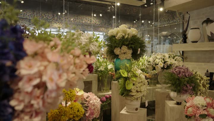 تجربة مميزة لعشاق الألوان والروائح العطرية، ، متاجر ومحلات بيع الورود والزهور الطبيعية، أماكن نابضة بالجمال والعطر،الفخامة والذوق الرفيع