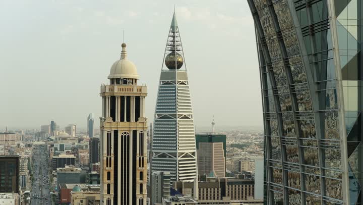 معالم الرياض المشهورة، تصوير ابداعي لأبراج العليا في مدينة الرياض بالمملكة العربية السعودية، الأبراج وناطحات السحاب، الفن الهندسي المعماري، السياحة في السعودية