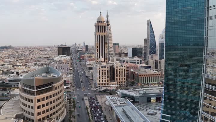الفن الهندسي المعماري، تصوير ابداعي لأبراج العليا في مدينة الرياض بالمملكة العربية السعودية، الأبراج وناطحات السحاب، معالم الرياض المشهورة،  السياحة في السعودية