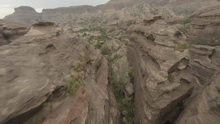 The rock formations and structures in the city of Jazan, the highlands and mountain ranges, the green plants cultivated on the mountains of Qahr, the distinctive landscapes, and the famous places and tourist attractions in the Kingdom of Saudi Arabia.