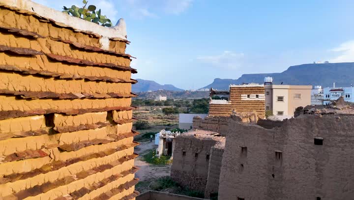 تصوير درون بيوت الطين في قرى البطحاء في مركز الواديين بمنطقة عسير جنوب السعودية