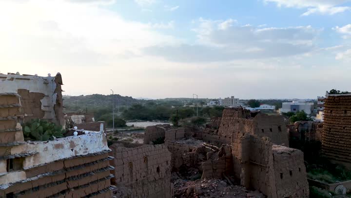 تصوير درون بيوت الطين في قرى البطحاء في مركز الواديين بمنطقة عسير جنوب السعودية