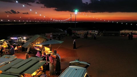 مجالس عربيه تراثيه في البراري, عادات وتقاليد سعودية، كشتة بر شعبية تقليدية في البادية، شعبيات وتراثيات داخل خيمة بيت الشعر في صحراء المملكة العربية السعودية، الأجواء الهادئة في اماكن التخييم