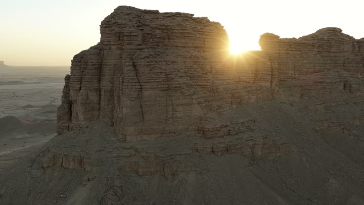 The Mountain Edge of the End of the World, a natural view of the Tuwaiq Mountain Range west of Riyadh in the Kingdom of Saudi Arabia, distinctive tourist areas in Riyadh, famous tourist landmarks.