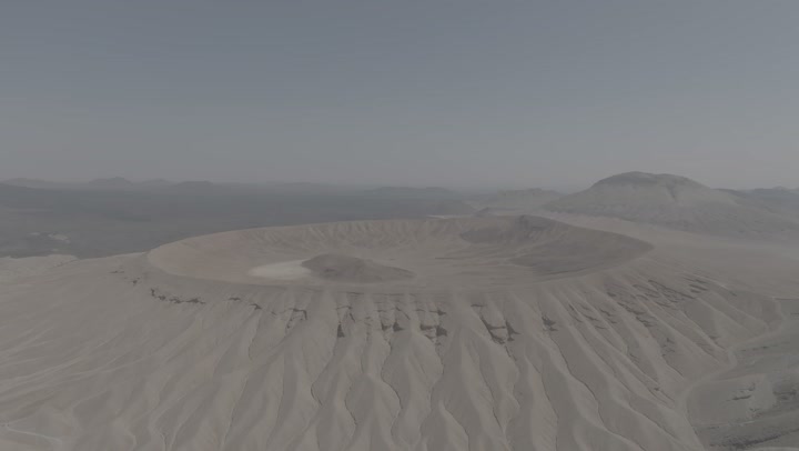 اماكن الطبيعة في المملكة العربية السعودية الجبال و الفوهات البركانيه في حرة خيبر ، معالم المدينة المنورة ، الحقول البركانية الطبيعية، مقصد السياح وعلماء الأرض