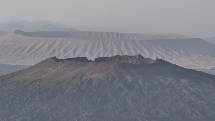 مقصد السياح وعلماء الأرض, الجبال و الفوهات البركانيه في حرة خيبر ، معالم المدينة المنورة ، الحقول البركانية الطبيعية، اماكن الطبيعة في المملكة العربية السعودية