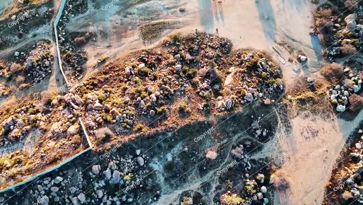 فيديو 4K من طائرة بدون طيار في الطائف، منظر جوي لجبل الهدا في مدينة الطائف، منظر علوي