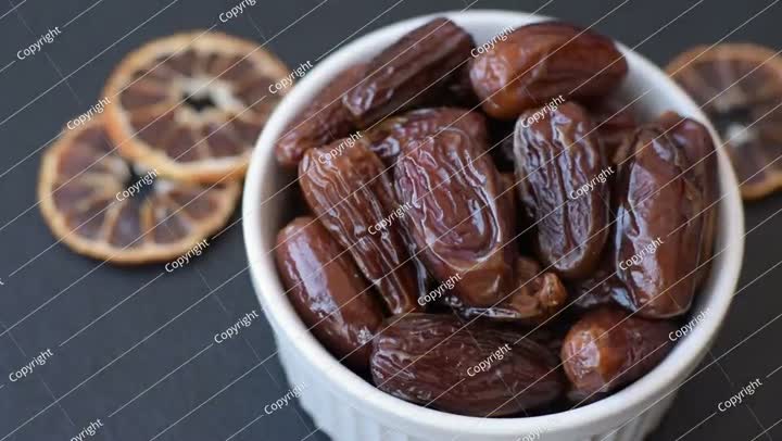 فاكهة التمر الاستوائية المجففة كمكون في الأطعمة العضوية الطازجة