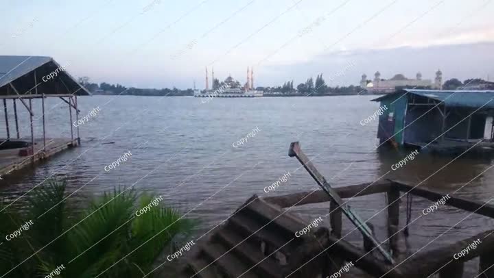 16 مسجدًا كريستاليًا