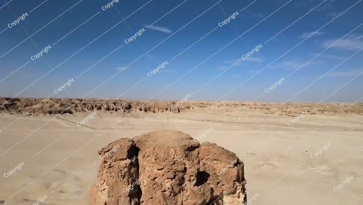 تحلق طائرة بدون طيار مزودة بكاميرا فوق إبهام يهوذا، المعروف أيضًا باسم إبهام الشيطان