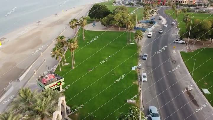 لقطات رائعة لطائرة بدون طيار تحلق على الشاطئ بدقة 4K