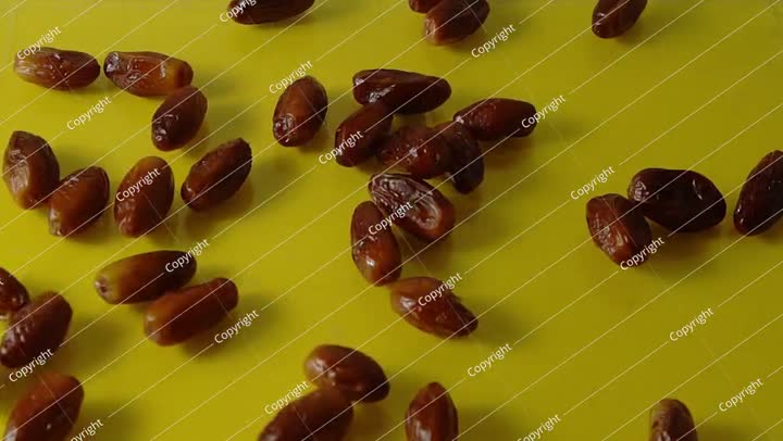 التمر. ثمار النخيل المجففة. غذاء صحي حلو.