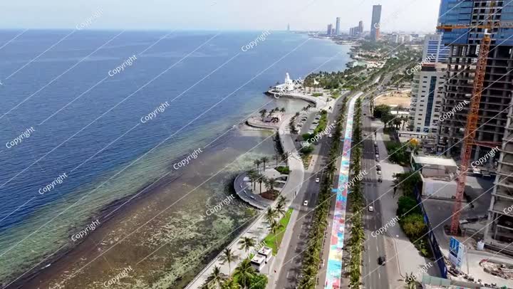 جدة: منظر جوي لمدينة جدة في المملكة العربية السعودية، أفق الواجهة البحرية