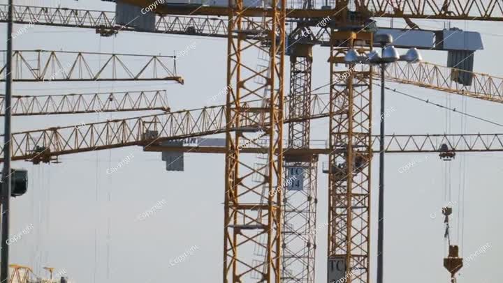 Plenty of cranes working on the mega construction in Saudi Arabia