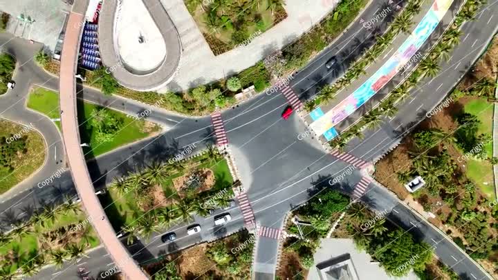 جدة: منظر جوي لمدينة جدة في المملكة العربية السعودية، أفق الواجهة البحرية