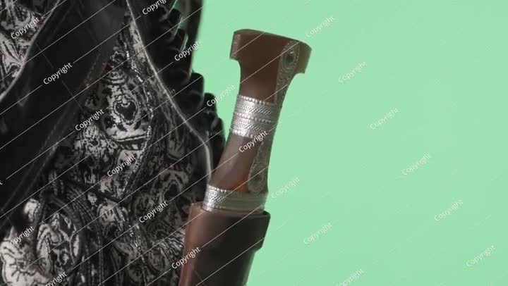 رقص سعودي تقليدي على الكروما.سكين عربي-الجنبية.