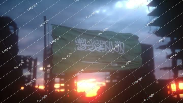 العلم السعودي يرفرف في المدينة المدمرة عند غروب الشمس الدرامي