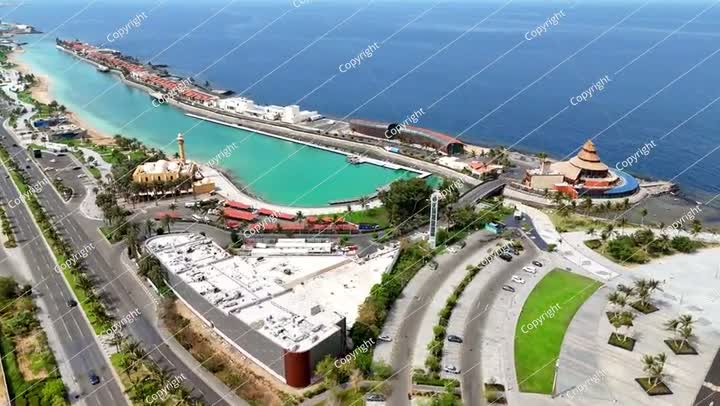 جدة: منظر جوي لمدينة جدة في المملكة العربية السعودية، أفق الواجهة البحرية