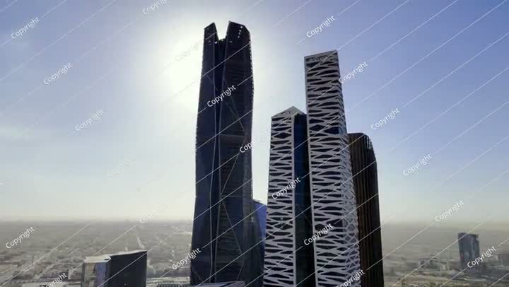 منظر طائرة بدون طيار لـ KAFD في ضباب الصباح من بعيد