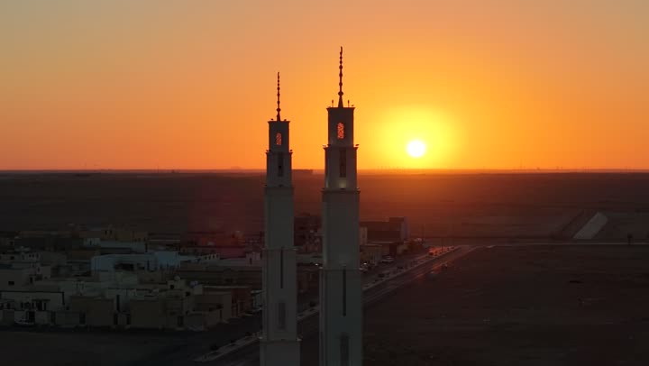 الفن الهندسي المعماري على الطراز القديم لمسجد الرقاد في طريف، مكان ومعلم ديني اسلامي في  المملكة  العربية السعودية، اماكن الصلاة والعبادة والتقرب إلى الله تعالى