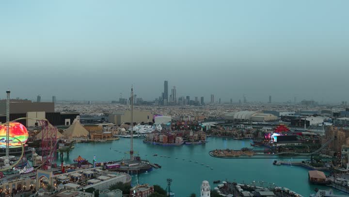 The most prominent entertainment areas in the Kingdom of Saudi Arabia, the largest artificial lake in Boulevard World in Riyadh, discovering civilizations and cultures around the world, distinguished water activities and events, attractions that draw and attract tourists.