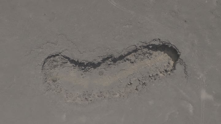 The Cave of Umm Al-Jarsan in the Harrah of Khaybar, north of Medina, is a site with natural archaeological caves and caverns, carved rocks, tourist spots, and natural scenery.