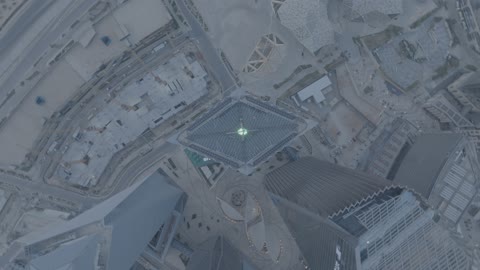 مركز الملك عبد الله المالي (كافد)، النمو والتطور العمراني في السعودية، تحقيق النهضة الاقتصادية والتجارية، تصوير درون علوي لمحيط المنشآت والأبراج المالية في مدينة الرياض، الفن الهندسي المعماري للمباني وناطحات السحاب المشهورة في المملكة