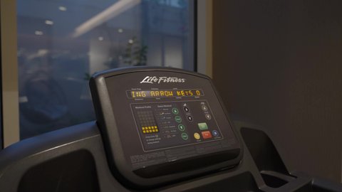 نادي الألعاب الرياضية، تصوير مقرب للجهاز الكهربائى للتمرن والاحماء على المشي، ممارسة التمارين الرياضية ، الصحة واللياقة البدنية