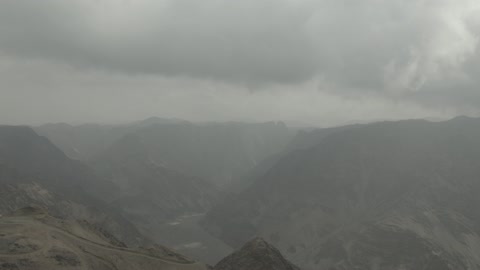 تصوير درون جوي لجبال الباحة وعسير، الطبيعة الجنوبية في المملكة العربية السعودية،  معالم سياحية مشهورة بالرياض ، القمم والمرتفعات الجبلية