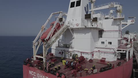 المنشآت الصناعية الضخمة لانتاج البترول، مصفاة تكرير النفط والغاز, المشاريع البتروكيماوية المساهمة في نهضة الاقتصاد الوطني السعودي، تصوير درون جوي لمصانع ومعامل النفط في المملكة العربية السعودية، مستودعات وخزانات كبيرة