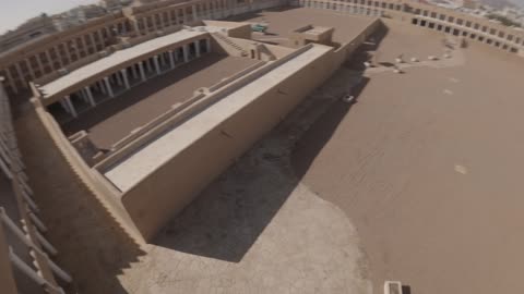 الفن الهندسي المعماري لقصور المملكة، تصوير من الداخل لقصر القشلة في مدينة حائل، معالم اثرية تاريخية قديمة، مبنى على طراز المدرسة النجدية، اماكن سياحية في السعودية