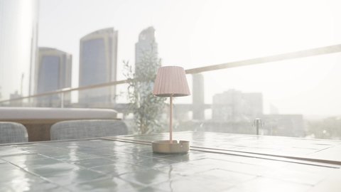 عطلة صيفية , كافيهات ومطاعم لتقديم المأكولات الشهية، مدن ومعالم ترفيهية في المملكة العربية السعودية، التسلية والترفيه , جذب واستقطاب السياح من جميع أنحاء العالم، السياحة في السعودية، استخدتم مراوح رذاذ لترطيب الجو، الواجهة السياحية المشهورة في العاصمة