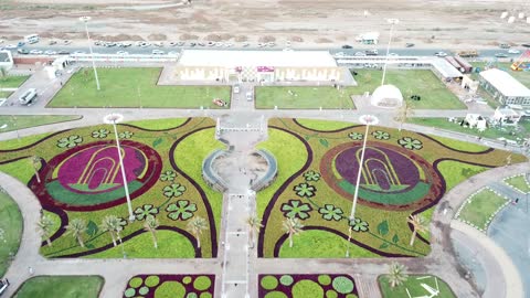 إبراز الانتاج الزراعي، الأماكن والمنتزهات الطبيعية السياحية، عرض الأنواع من الفاكهة والزهورالمتفتحة مختلفة الأشكال والألوان، الاهتمام بالحدائق والطبيعة الخصبة في المملكة, نصوير درون لمهرجان الورود والفاكهة في مدينة تبوك, الاستمتاع بالفعاليات الترفيهية العائلية