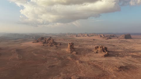 معالم حضارية سياحية، تصوير درون شقري في تبوك بالمملكة العربية السعودية، التكوينات الجبلية، شق شقري، الجبال والمرتفعات، التضاريس الصحراوية، الطبيعة الجبلية، صدع جبلي، معالم تبوك الطبيعية، السياحة في السعودية