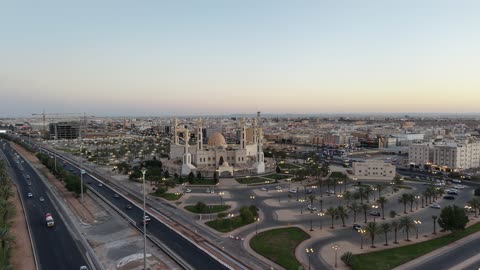 One of the largest mosques in the region, a prominent landmark located in the city of Tabuk in the Kingdom of Saudi Arabia, the mosque is distinguished by its unique and luxurious architectural design, a large dome, and several tall minarets, as well as spacious courtyards, gardens, and parking areas.