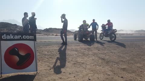 الأنشطة الترفيهية و التحديات الحماسية، رياضة التطعيس في المناطق الصحراوية، التسابق على الرمال الذهبية الناعمة، المسابقات و الفعاليات المشهورة، تصوير لسباق رالي مشروع نيوم في تبوك في المملكة العربية السعودية