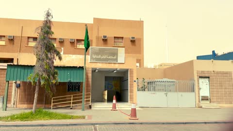 العمارة التاريخية في جدة بالمملكة العربية السعودية ، تصوير لمدرسة ابتدائية في شوارع جدة ، كورنيش جدة السياحي ، معالم مدينة جدة السياحية، الفن الهندسي المعماري في البناء، حضارة إسلامية و معالم دينية في المملكة العربية السعودية