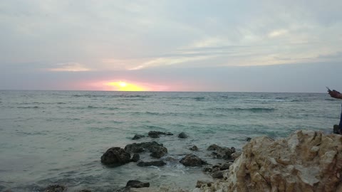بحر محافظة الوجه التاريخية على ساحل البحر الأحمر في المملكة العربية السعودية، تصووير دروون لأمواج البحر الاحمر على الشواطئ الرملية، الثروة المائية و البيئة الطبيعية، أماكن جذب سياحية طبيعية