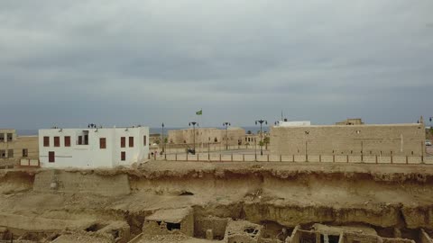 بحر محافظة الوجه التاريخية على ساحل البحر الأحمر في المملكة العربية السعودية، تصووير دروون لأمواج البحر الاحمر على الشواطئ الرملية، الثروة المائية و البيئة الطبيعية، أماكن جذب سياحية طبيعية