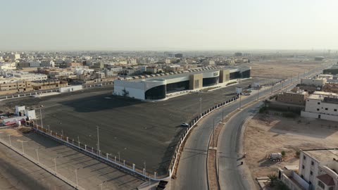 تحسين وتهيئة المباني والمنشآت الاقتصادية في المملكة العربية السعودية، تصوير درون لمركز المعارض والمؤتمرات بمحافظة تبوك، الطرقات والشوارع الرئيسية، الفن الهندسي المعماري على الطراز الحديث